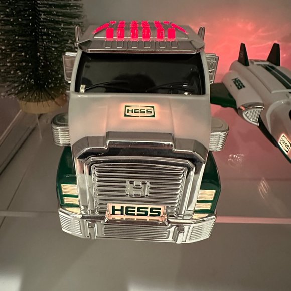Hess Toy Truck and Space Cruiser and Scout 50 Anniversary 2014 Vehicle - Picture 10 of 11
